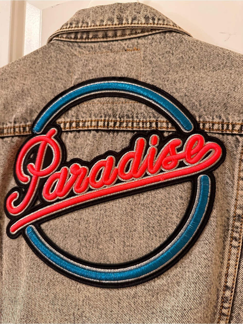 Marc Jacobs Paradise Acid Wash Denim Jacket Pins Patches Rare - Picture 4 of 16
